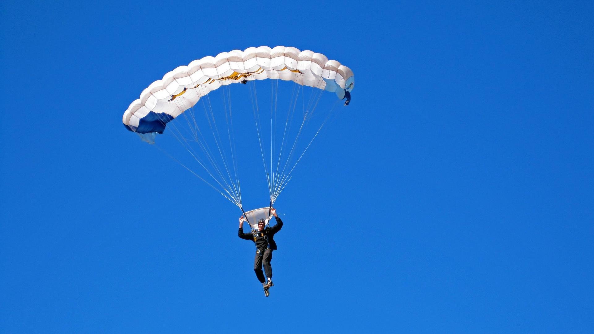_未知探险运动：勇者的荒野追逐_，探索未知的勇气例子